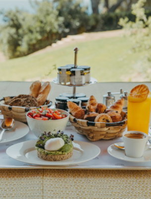 lilyofthevalley-room-service